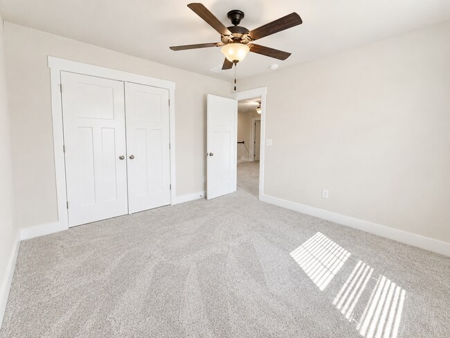 Building Photo - 404 Cattail Holw Wy