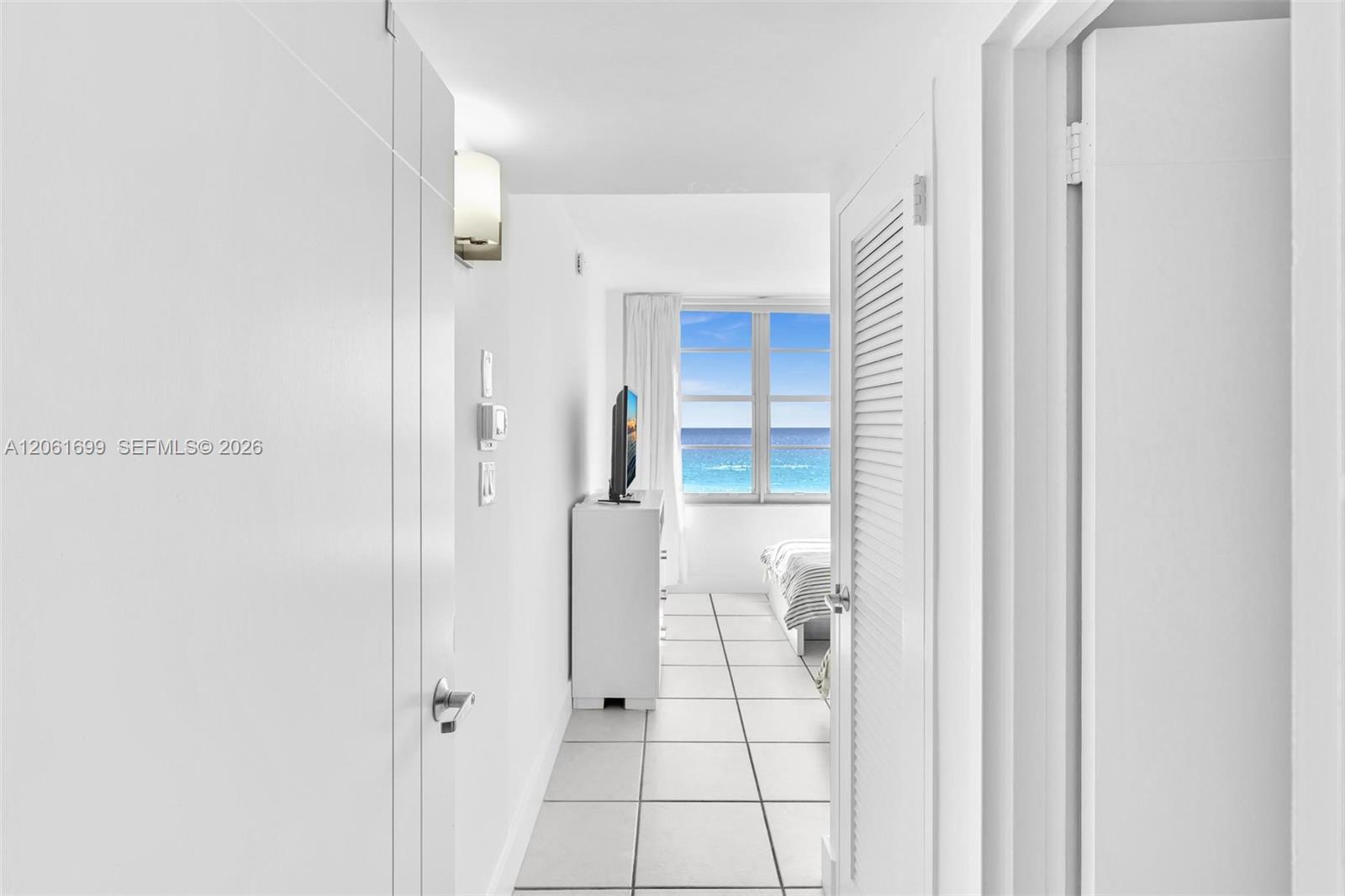 Building Photo - 5161 Collins Ave