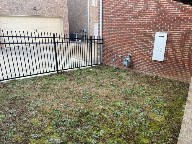 Building Photo - 4BR/4.5BA Furnished Townhome For Rent