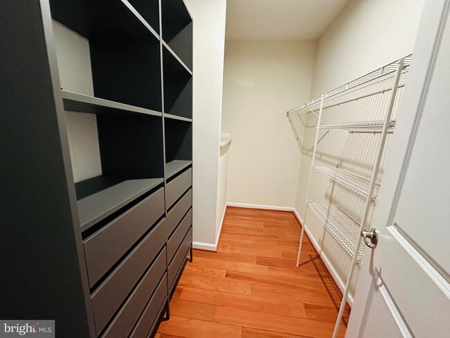 Building Photo - 22045 Broadway Ave