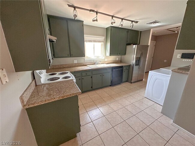 Building Photo - 641 E Pecos Way