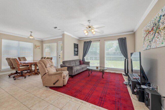 Building Photo - AUGUST 2026 PRE-LEASE!! COME TOUR THIS AMAZING 4 bed, 4 bath Home!!