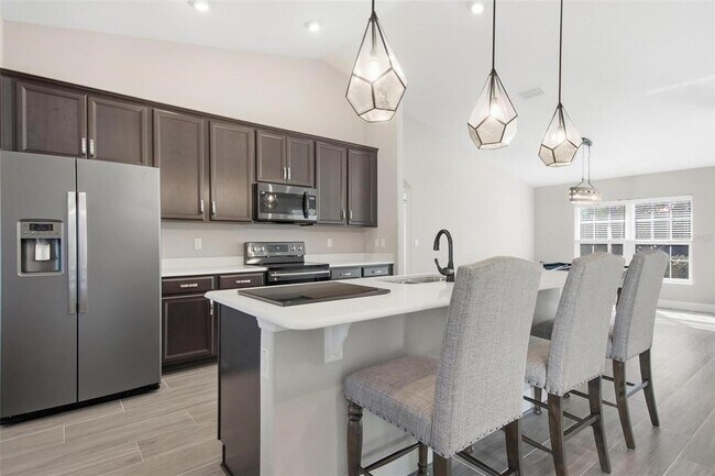 Building Photo - 8 Creek Ct