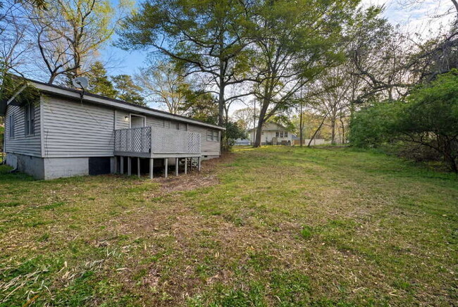 Building Photo - 118 Cherry St