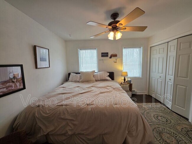 Building Photo - 1023 Packer Rd