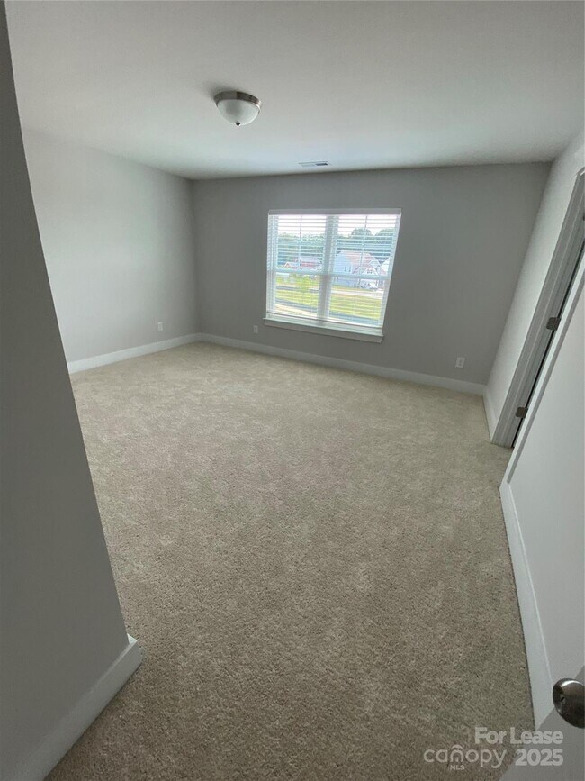 Building Photo - 119 Tiller Way