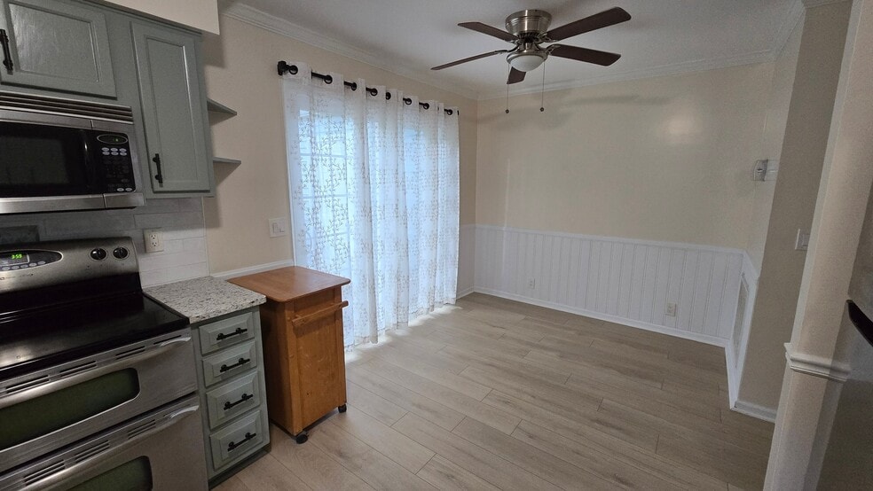 Building Photo - 1251 Carriage Park Dr