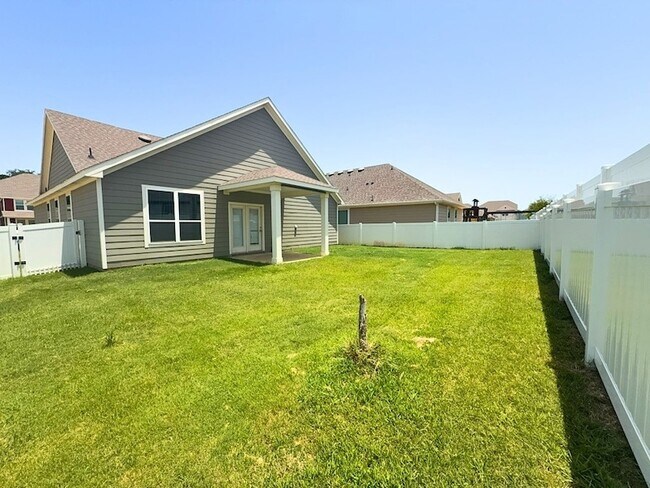 Building Photo - 8978 Fair Oaks Dr