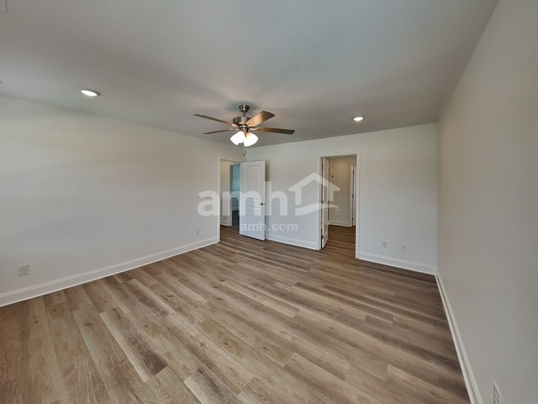 Building Photo - 200 Argea Dr
