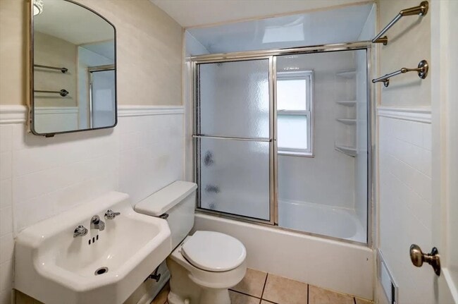 Building Photo - 410 Martin St