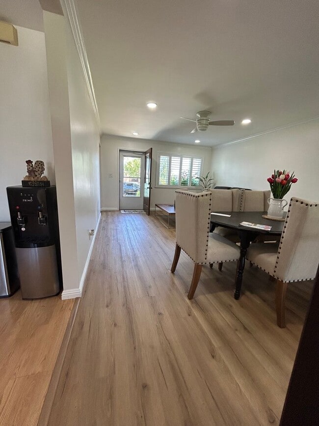 Building Photo - Beautiful 3 Bedroom 2 Bath !!