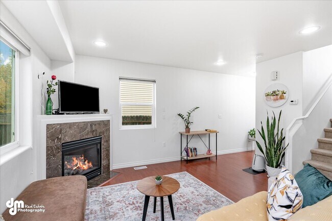 Building Photo - 299 Skwentna Dr