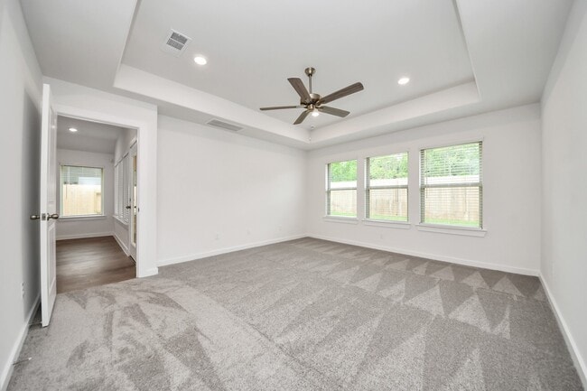 Building Photo - 31815 Autumn Spur Ln