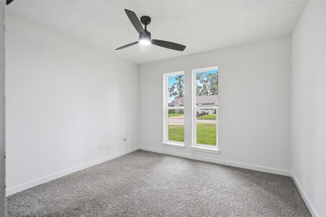 Building Photo - 25402 Thistlewaite Ln