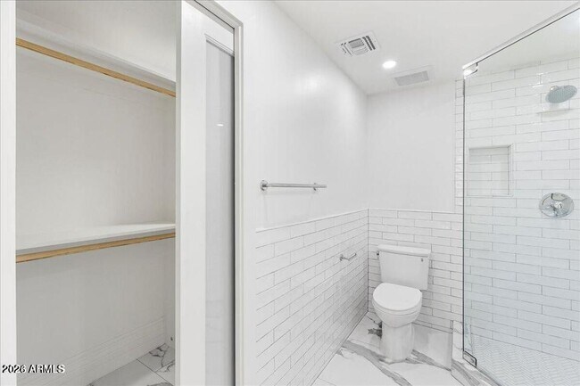 Building Photo - 825 N 3rd Ave