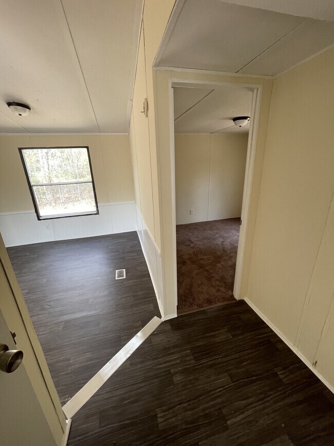 Building Photo - 251 New Cassel Dr