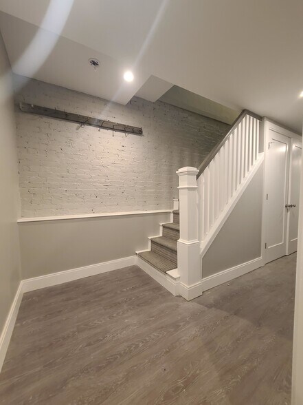 Building Photo - 42 N St