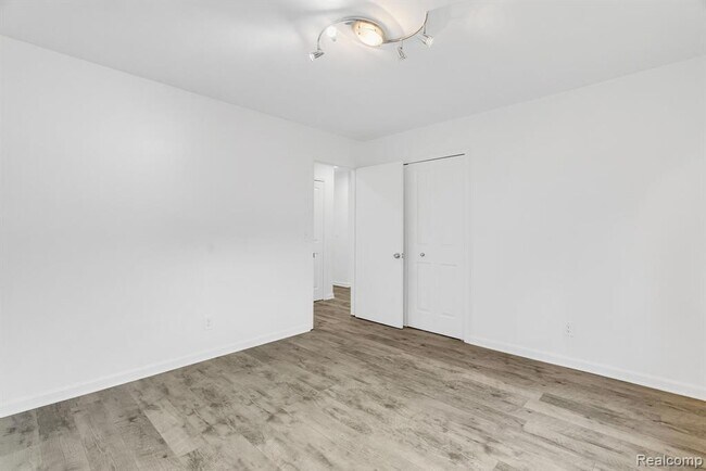 Building Photo - 36939 Heatherton Dr