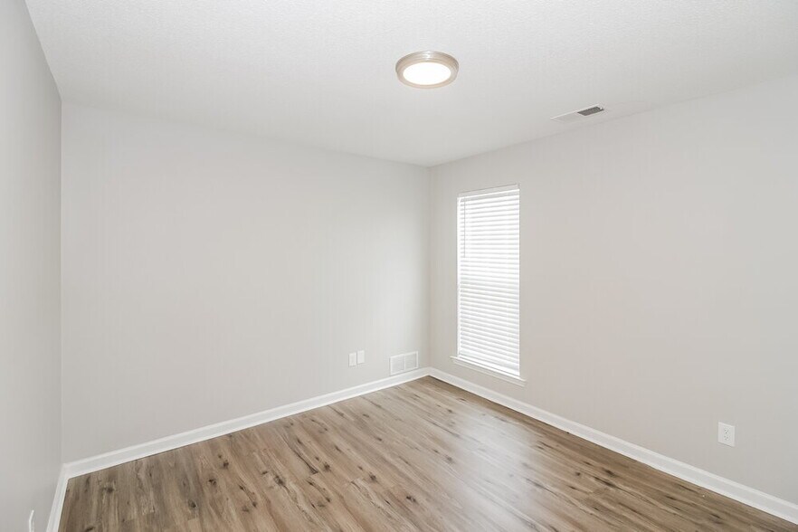 Building Photo - 4580 Covington Pike