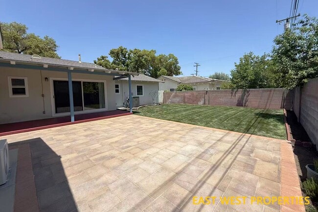 Building Photo - 522 Leda Ln