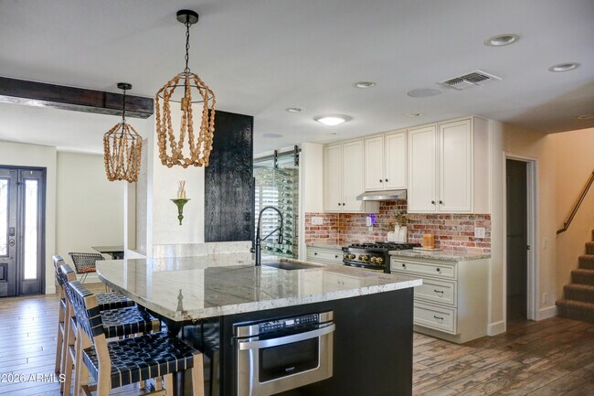 Building Photo - 2016 E State Ave