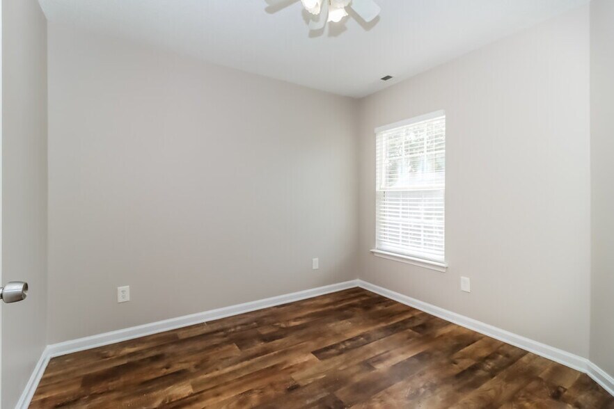 Building Photo - 2203 Pimpernel Rd