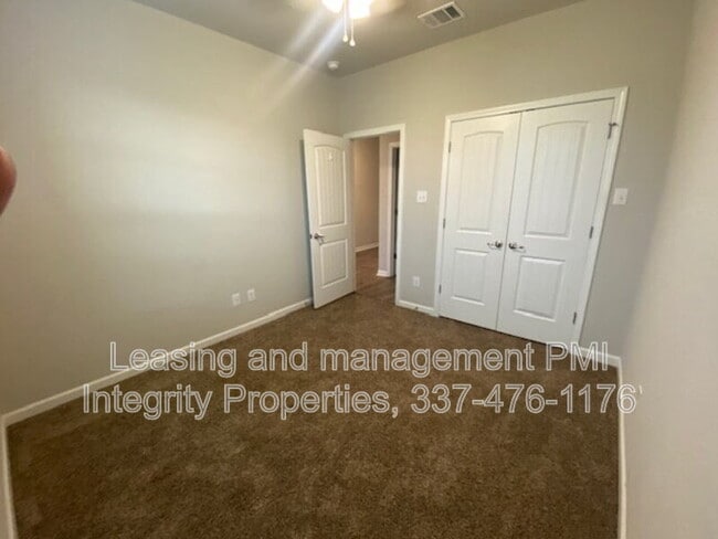 Building Photo - 616 Vert Dr