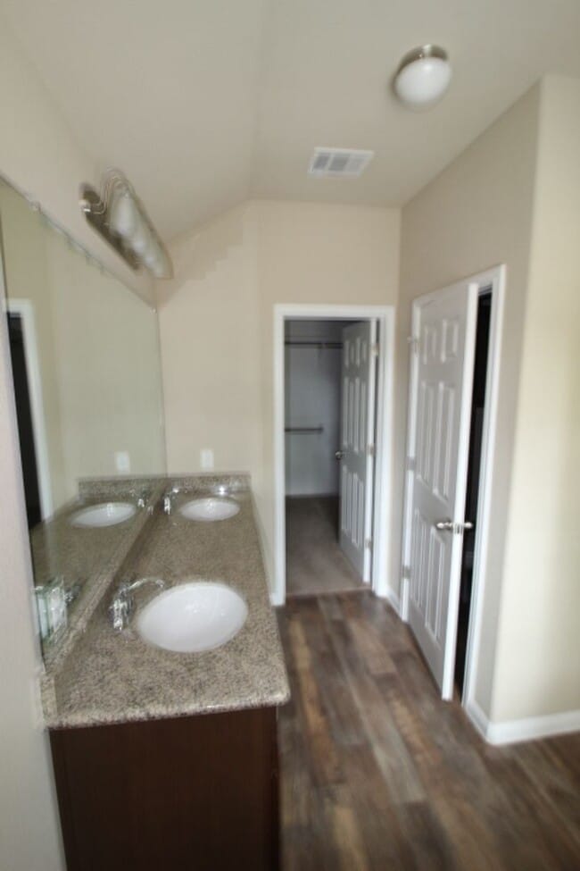 Building Photo - Home in Larkspur for lease