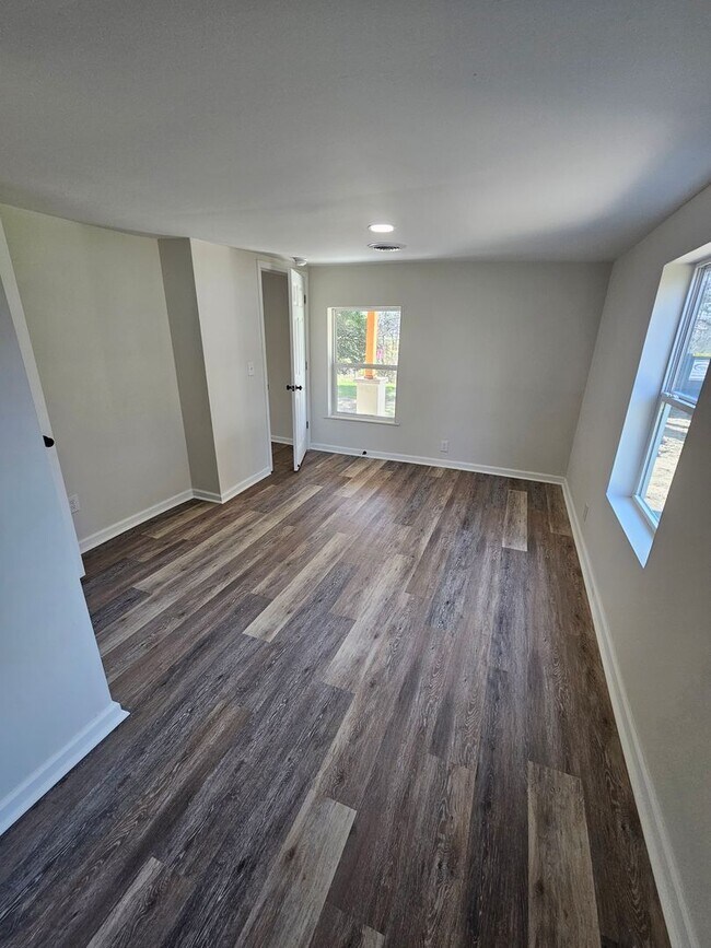 Building Photo - 3-Bedroom 2 Bath, 2-story home ready for you to call home today!