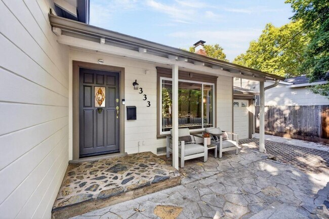 Building Photo - 333 Madrone St