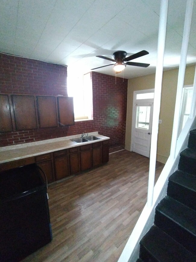 Building Photo - 170-172 Market St Cumbola, PA