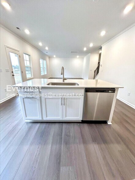 Building Photo - 627 Roy Adams Rd