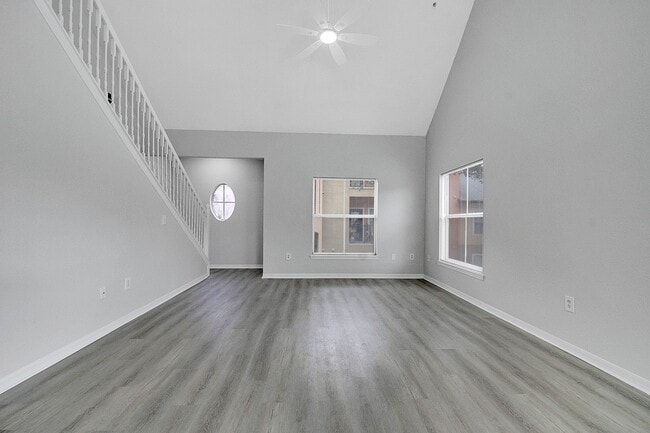 Building Photo - Fully Remodeled 3/2 with Loft in MetroWest...