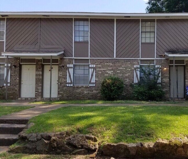 Building Photo - 3303 Davis St