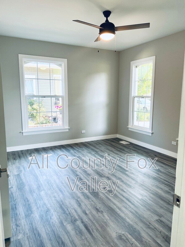 Building Photo - 552 Orange St