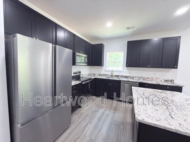 Building Photo - 212 Lincolnshire Blvd