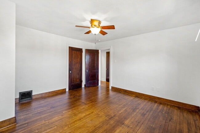 Building Photo - AVAILABLE SEPT 1ST!! GORGEOUS 3 BEDROOM IN...