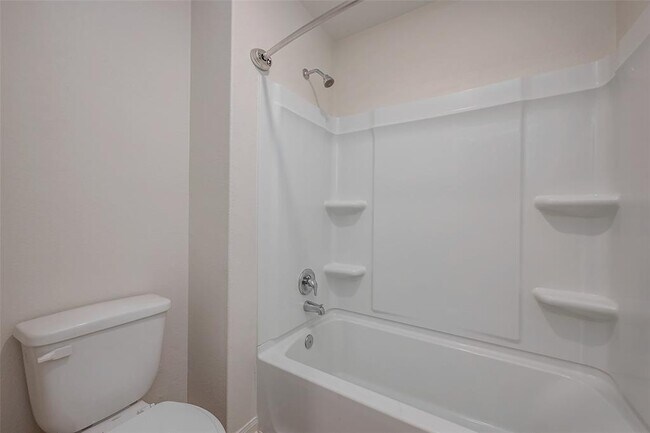 Building Photo - 545 Amberwood Pk Dr