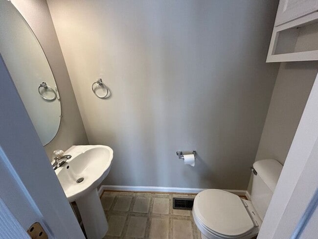 Building Photo - 4213 Normandy Ct