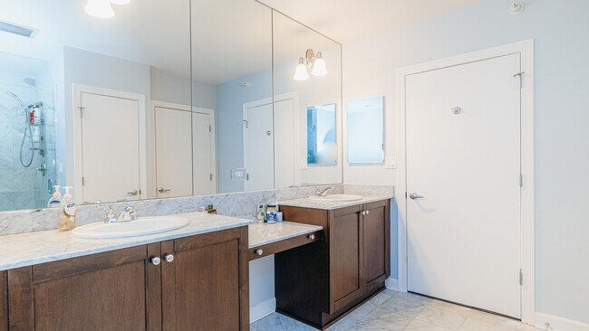 Building Photo - 1201 S Prairie Ave