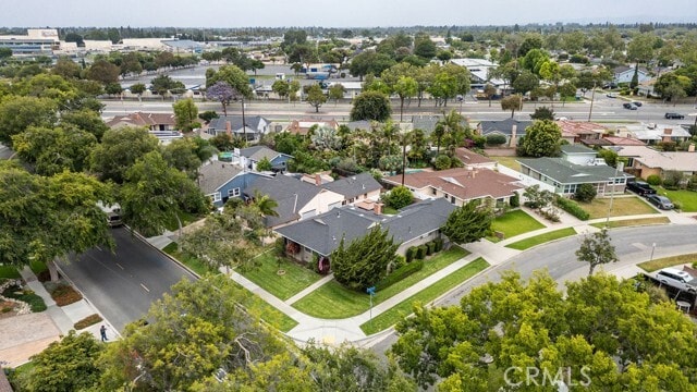 Building Photo - 2542 Vuelta Grande Ave