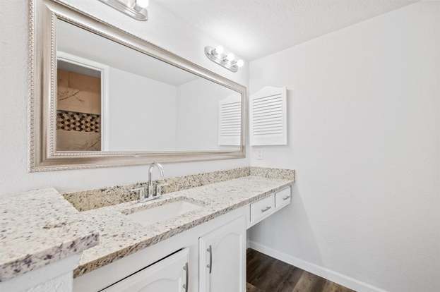 Building Photo - 2215 Overbrook Dr