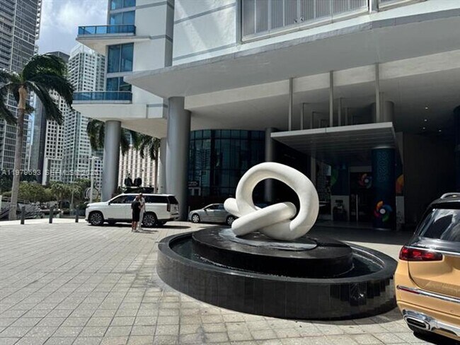 Building Photo - 200 Biscayne Blvd Way