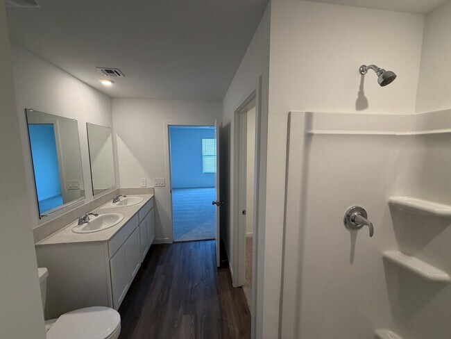 Building Photo - 202 Pleasant Pk Dr