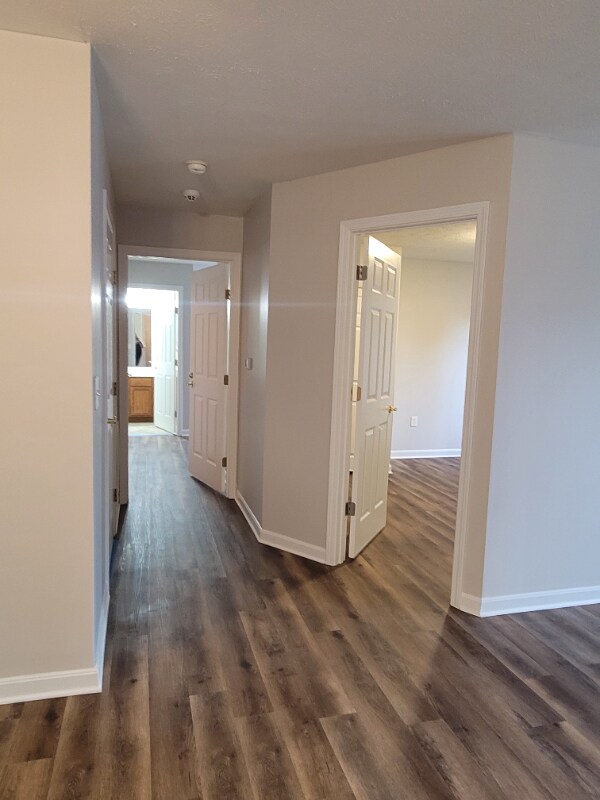 Building Photo - 9802 Legends Creek Dr