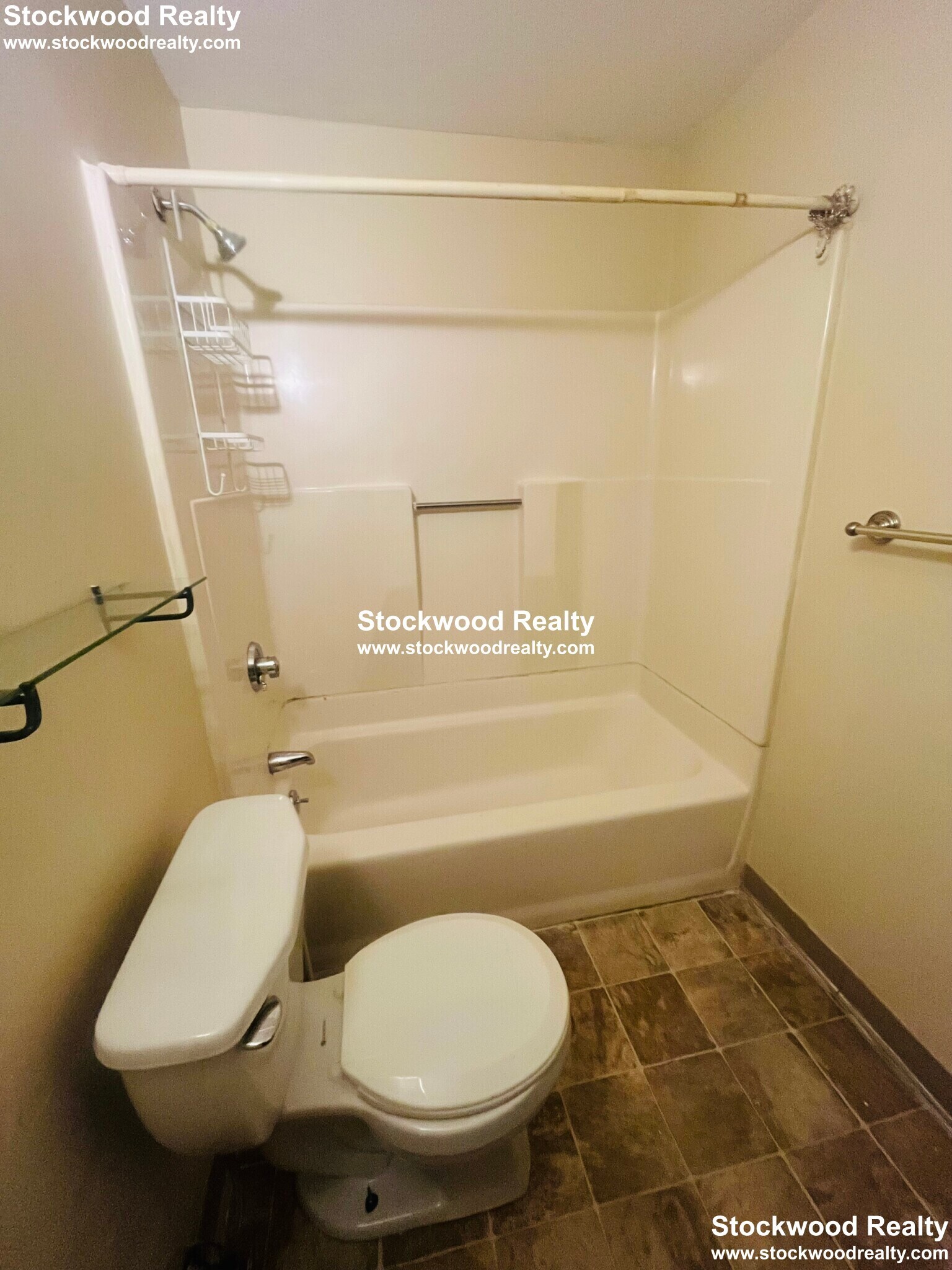 Building Photo - 382 Dorchester St