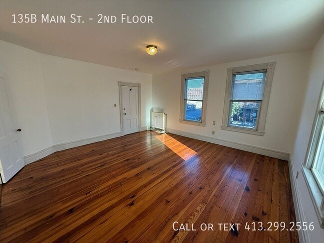 Primary Photo - 135 Main St