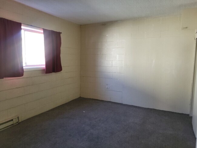 Building Photo - 420 14th St