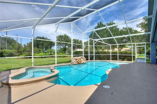 Building Photo - 2301 Paulette Dr