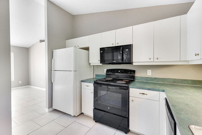 Building Photo - Your Next Home Is Here – 3BR/2BA in San Ca...